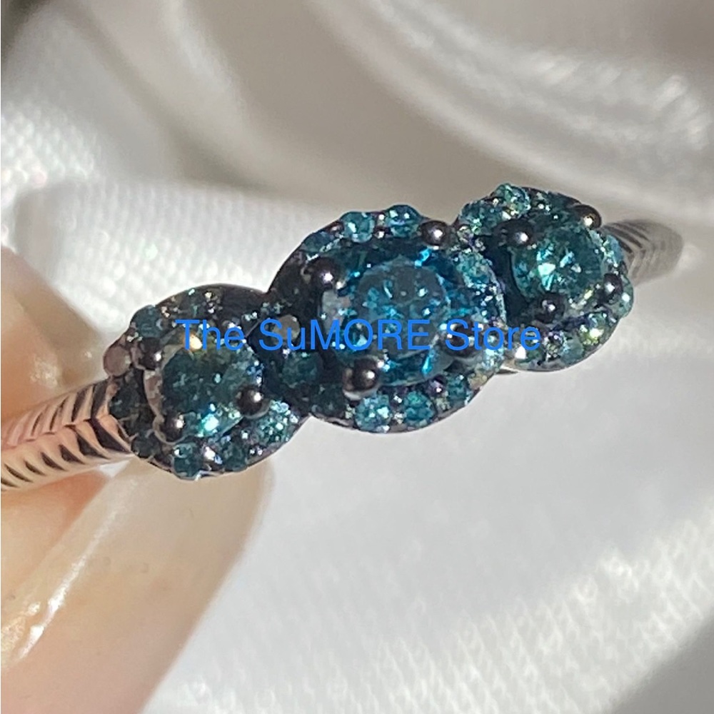 Genuine Blue Diamond trilogy Ring - Picture 6 of 9